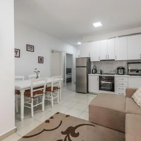 Apartment Sea Breeze Pines Retreat By Ps *
