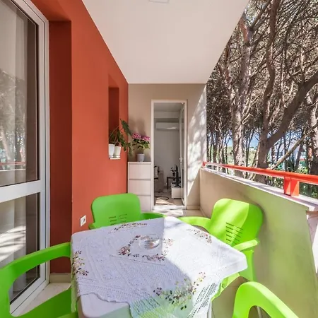 Apartment Sea Breeze Pines Retreat By Ps Golem (Tirana)
